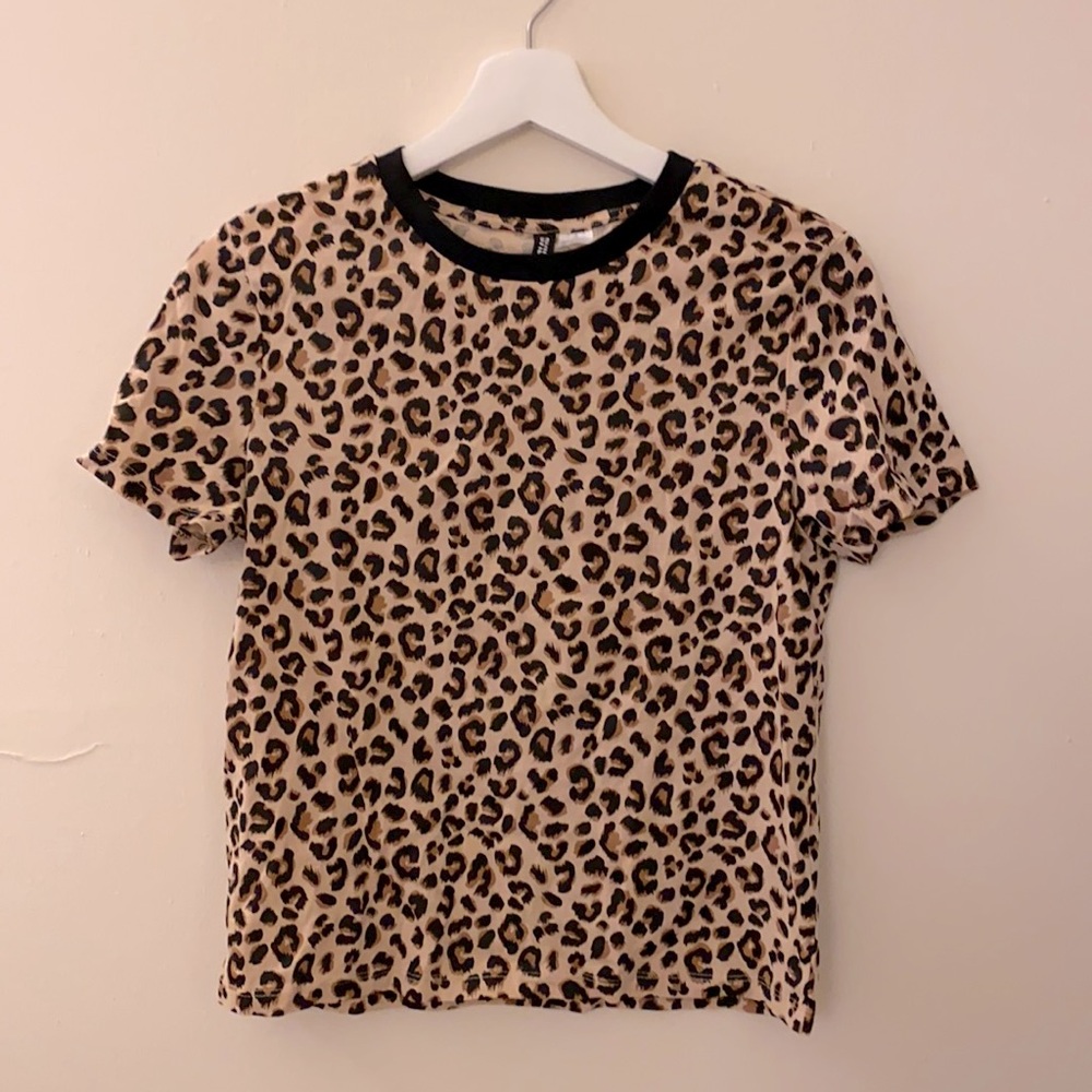 H&M Divided Leopard print T shirt Blouse SMALL